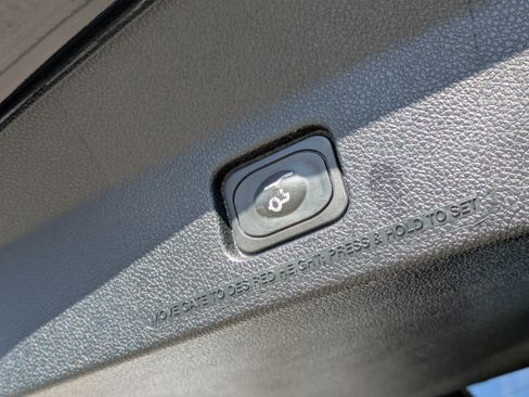 Used 2018 Ford Explorer Limited image 14