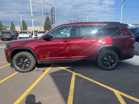 New 2026 Jeep Grand Cherokee L 4WD image 8