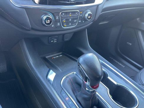 Used 2022 Chevrolet Traverse RS image 31
