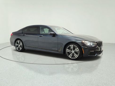 Used 2019 BMW 740i w/ M Sport Package RWD image 3