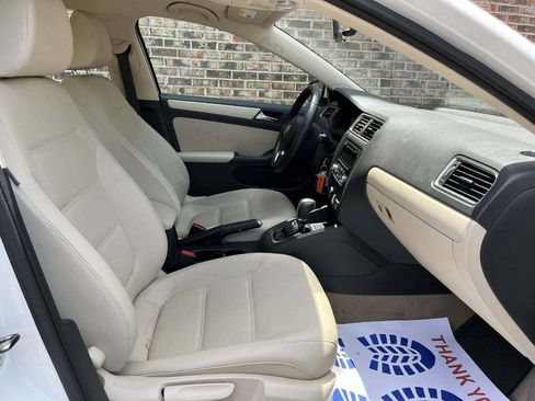 Used 2012 Volkswagen Jetta SE FWD image 12