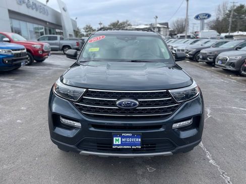 Used 2022 Ford Explorer XLT w/ Equipment Group 202A AWD/4WD image 9