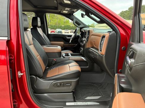 Used 2022 Chevrolet Silverado 1500 High Country w/ Technology Package AWD/4WD image 17