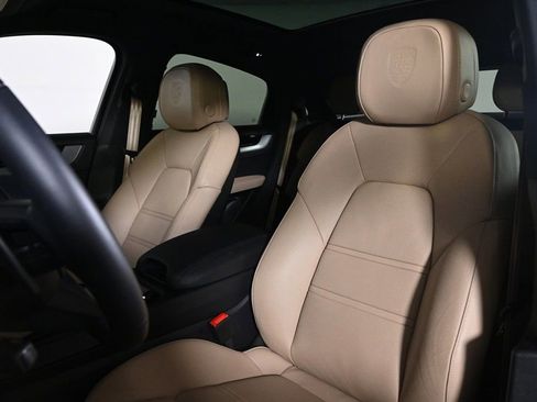 Used 2026 Porsche Cayenne E-Hybrid Coupe image 5