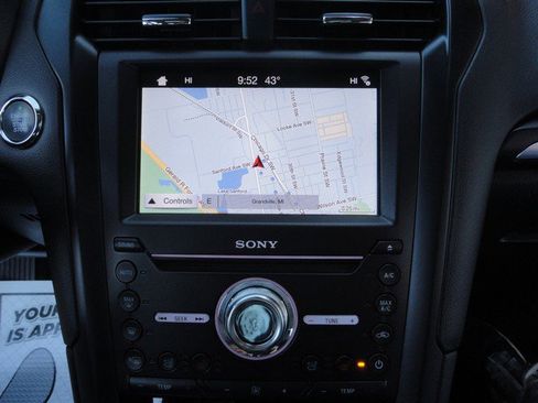 Used 2019 Ford Fusion Titanium image 24