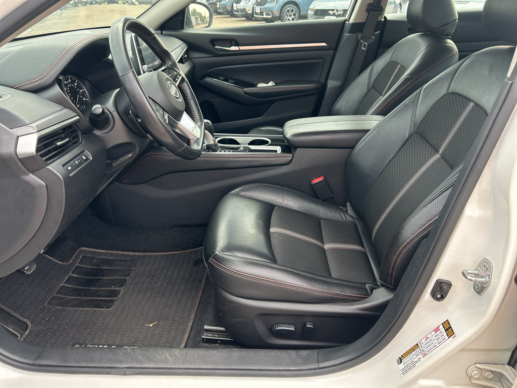 Used 2024 Nissan Altima 2.5 SR FWD image 18