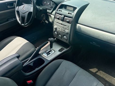 Used 2011 Mitsubishi Galant FWD image 27