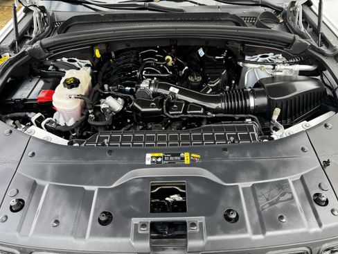 Used 2023 Jeep Grand Cherokee Altitude AWD/4WD image 32