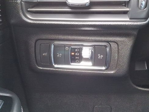 Used 2022 Lincoln Corsair AWD w/ Premium Package image 28