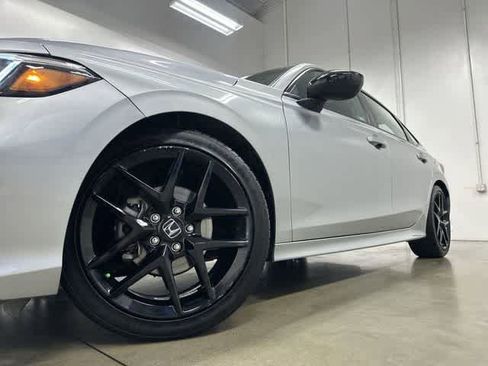 Used 2025 Honda Civic Sport image 27