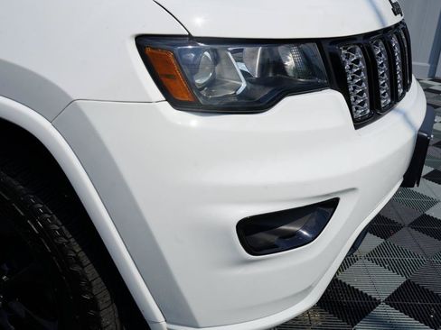 Used 2019 Jeep Grand Cherokee Altitude AWD/4WD image 35