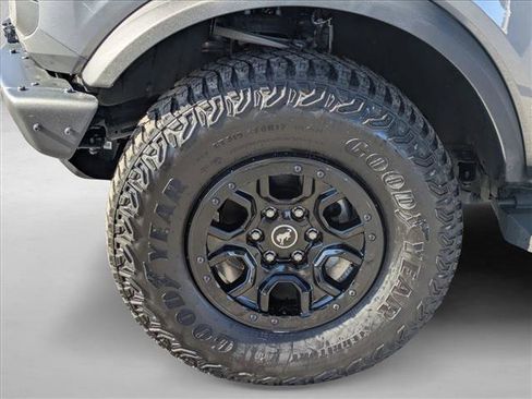 Used 2023 Ford Bronco Badlands image 22