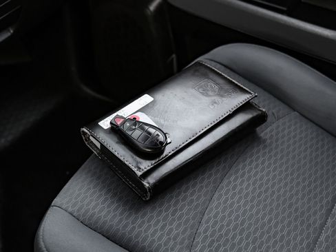 Used 2016 RAM 3500 SLT w/ Cold Weather Group image 52