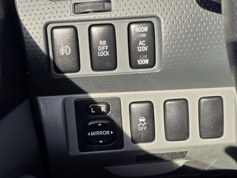 Used 2015 Toyota Tacoma PreRunner w/ TRD Off-Road Package image 11