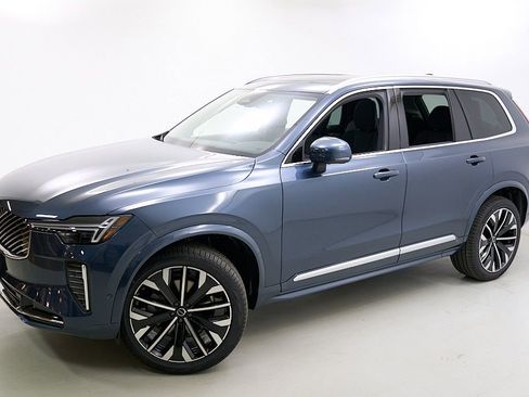 New 2026 Volvo XC90 B6 Plus w/ Protection Package AWD/4WD image 3