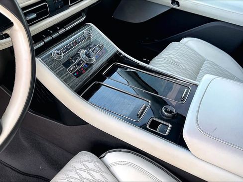 Used 2022 Lincoln Aviator Black Label w/ Dynamic Handling Package image 16