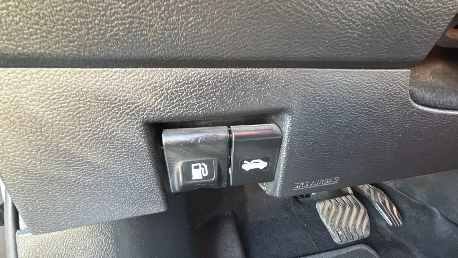 Used 2024 Nissan Versa SV FWD image 23