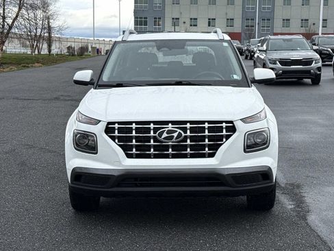 Used 2025 Hyundai Venue SEL FWD image 29