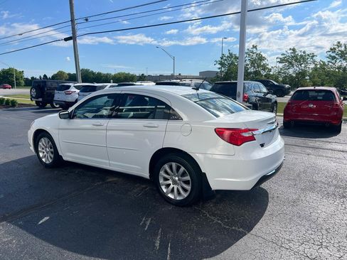Used 2012 Chrysler 200 Touring FWD image 3