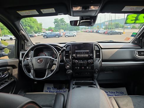 Used 2023 Nissan Titan PRO-4X AWD/4WD image 16