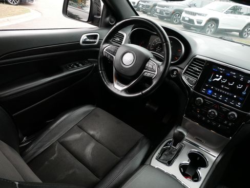 Used 2022 Jeep Grand Cherokee Laredo X AWD/4WD image 9