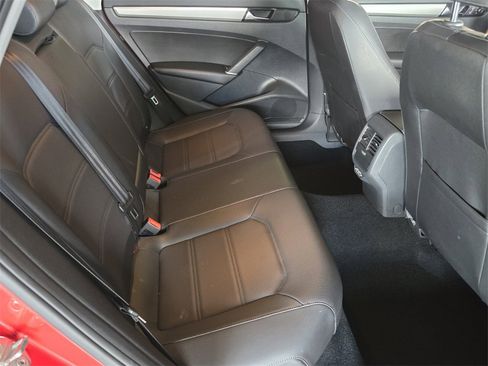 Used 2022 Volkswagen Passat 2.0T SE image 15