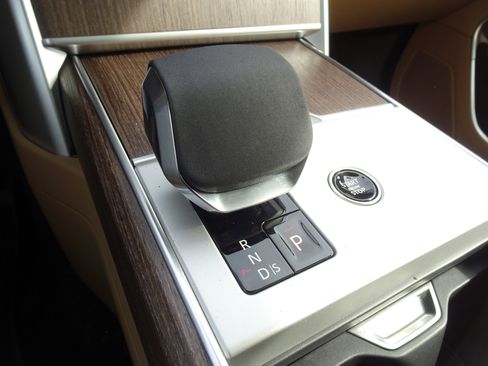 New 2026 Land Rover Range Rover Long Wheelbase SE image 25