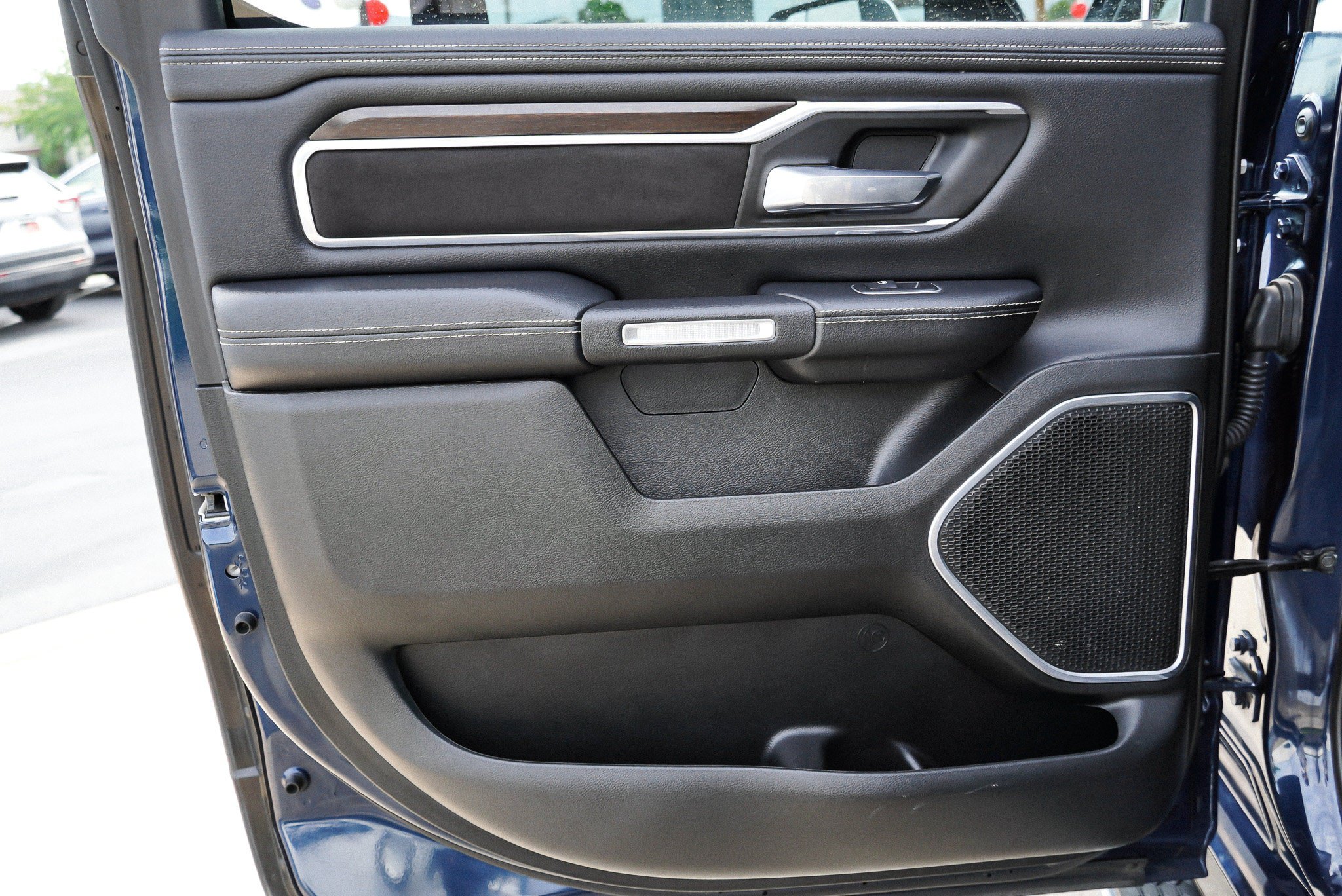 Used 2022 RAM 1500 Laramie AWD/4WD image 25