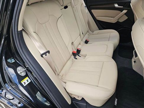 Used 2021 Audi Q5 Premium Plus image 18