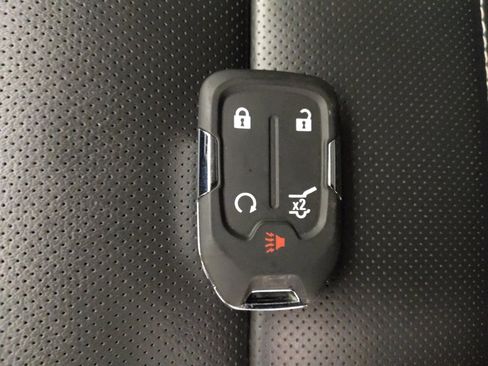 Used 2021 GMC Acadia Denali w/ Denali Technology Package FWD image 32