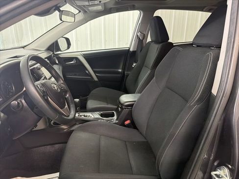 Used 2018 Toyota RAV4 XLE image 7