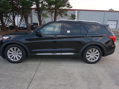 Used 2022 Ford Explorer Limited w/ Equipment Group 301A RWD image 22