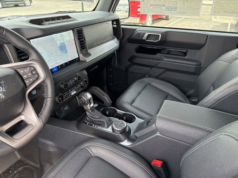 New 2026 Ford Bronco Badlands image 9