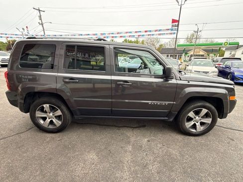 Used 2017 Jeep Patriot High Altitude AWD/4WD image 4
