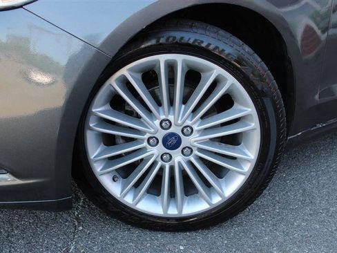 Used 2016 Ford Fusion SE w/ Equipment Group 202A FWD image 9