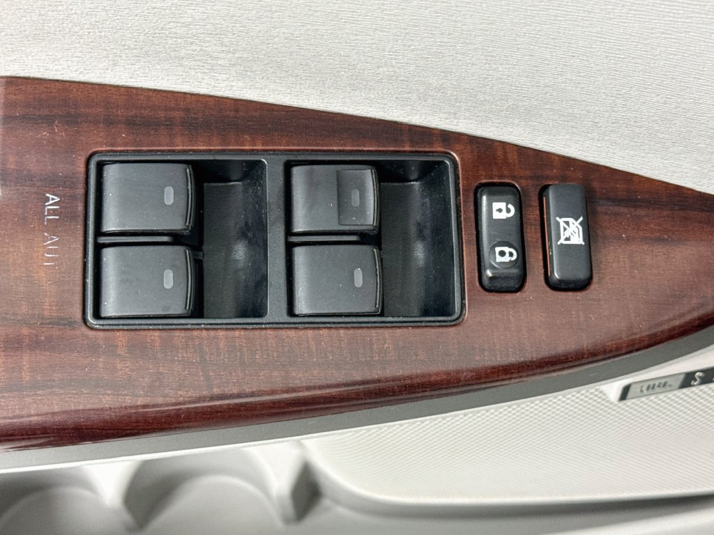 Used 2012 Toyota Venza XLE w/ XLE Premium Pkg AWD/4WD image 19