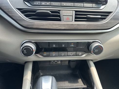 Used 2023 Nissan Altima 2.5 SV AWD/4WD image 18