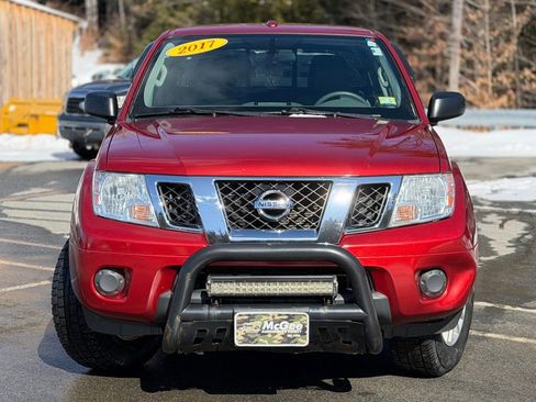 Used 2017 Nissan Frontier SV image 2