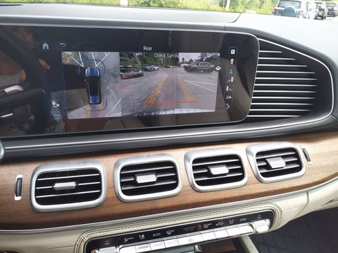 Certified 2024 Mercedes-Benz GLS 580 4MATIC image 36