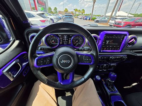 Used 2021 Jeep Wrangler Unlimited Sahara w/ Uconnect 4C Nav & Sound Group AWD/4WD image 21