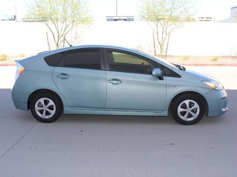 Used 2015 Toyota Prius Two FWD image 4