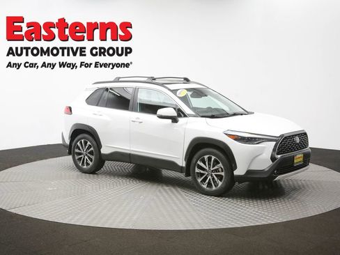 Used 2022 Toyota Corolla Cross XLE w/ Convenience Package image 45