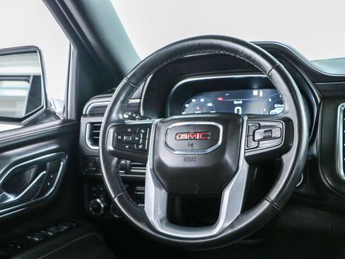 Used 2023 GMC Yukon XL SLT w/ SLT Luxury Package AWD/4WD image 13