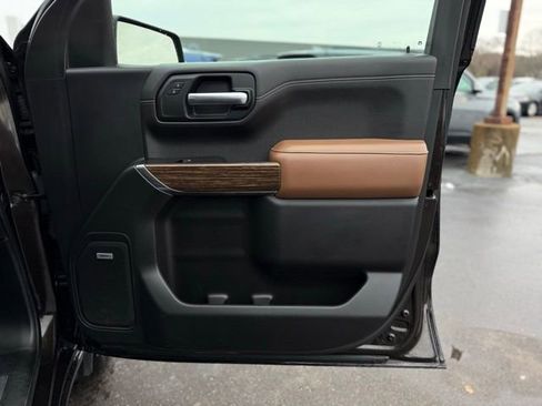 Used 2019 Chevrolet Silverado 1500 High Country w/ Technology Package image 21