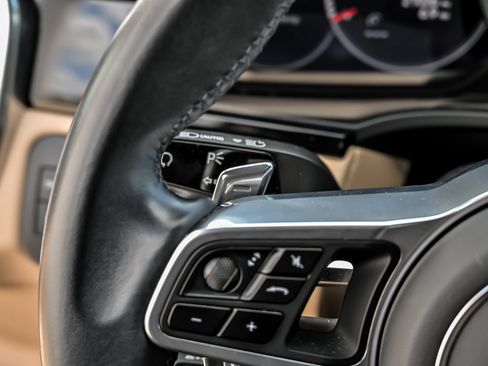 Used 2023 Porsche Cayenne Platinum Edition AWD/4WD image 37