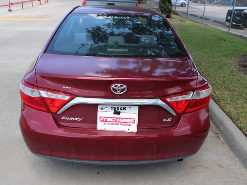 Used 2016 Toyota Camry LE FWD image 8