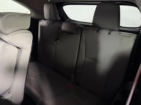Used 2022 Toyota Highlander L image 16