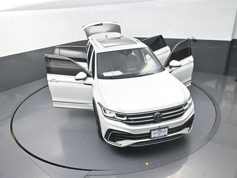 Used 2024 Volkswagen Tiguan SEL R-Line AWD/4WD image 30