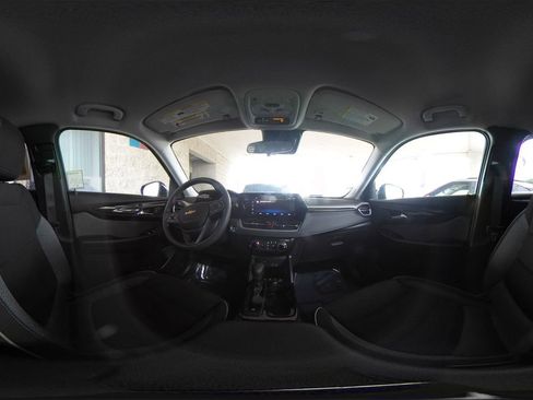 Used 2025 Chevrolet TrailBlazer LT image 40
