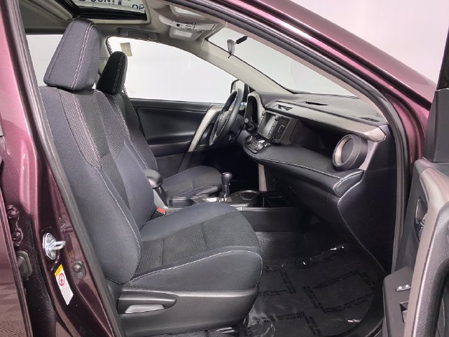 Used 2016 Toyota RAV4 XLE AWD/4WD image 8
